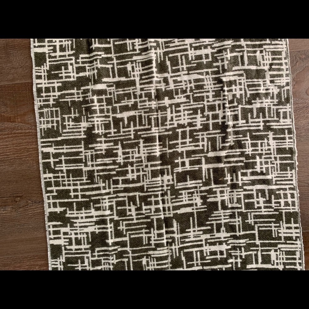 Geometric Patterned Scarf - Picture 5 of 9
